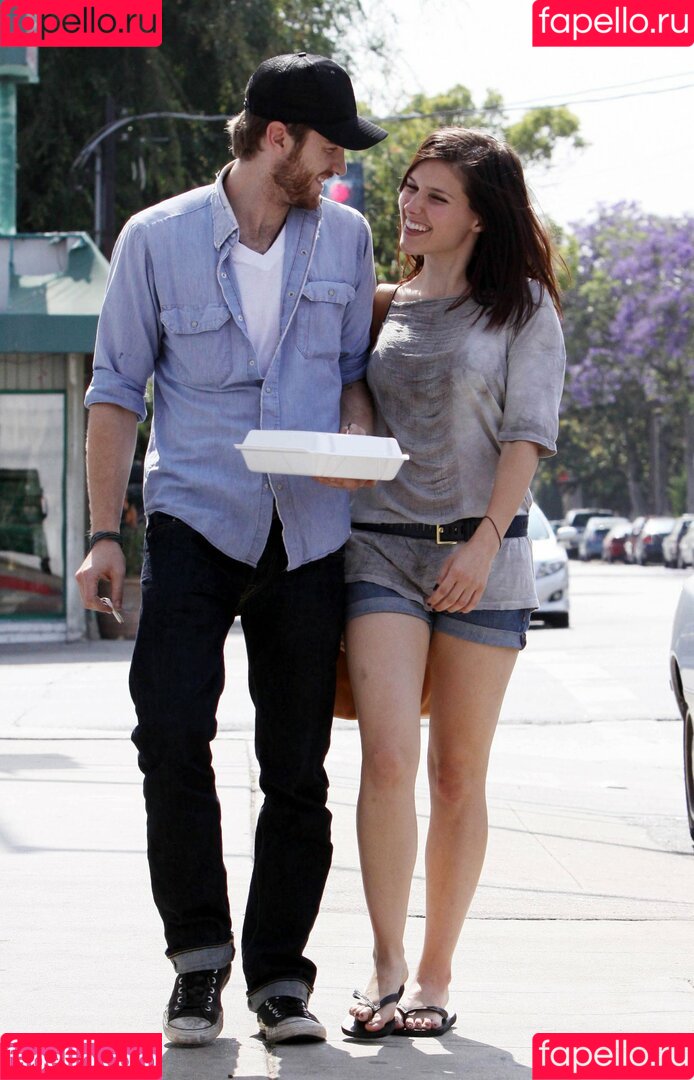 Sophia Bush Onlyfans Photo Gallery 