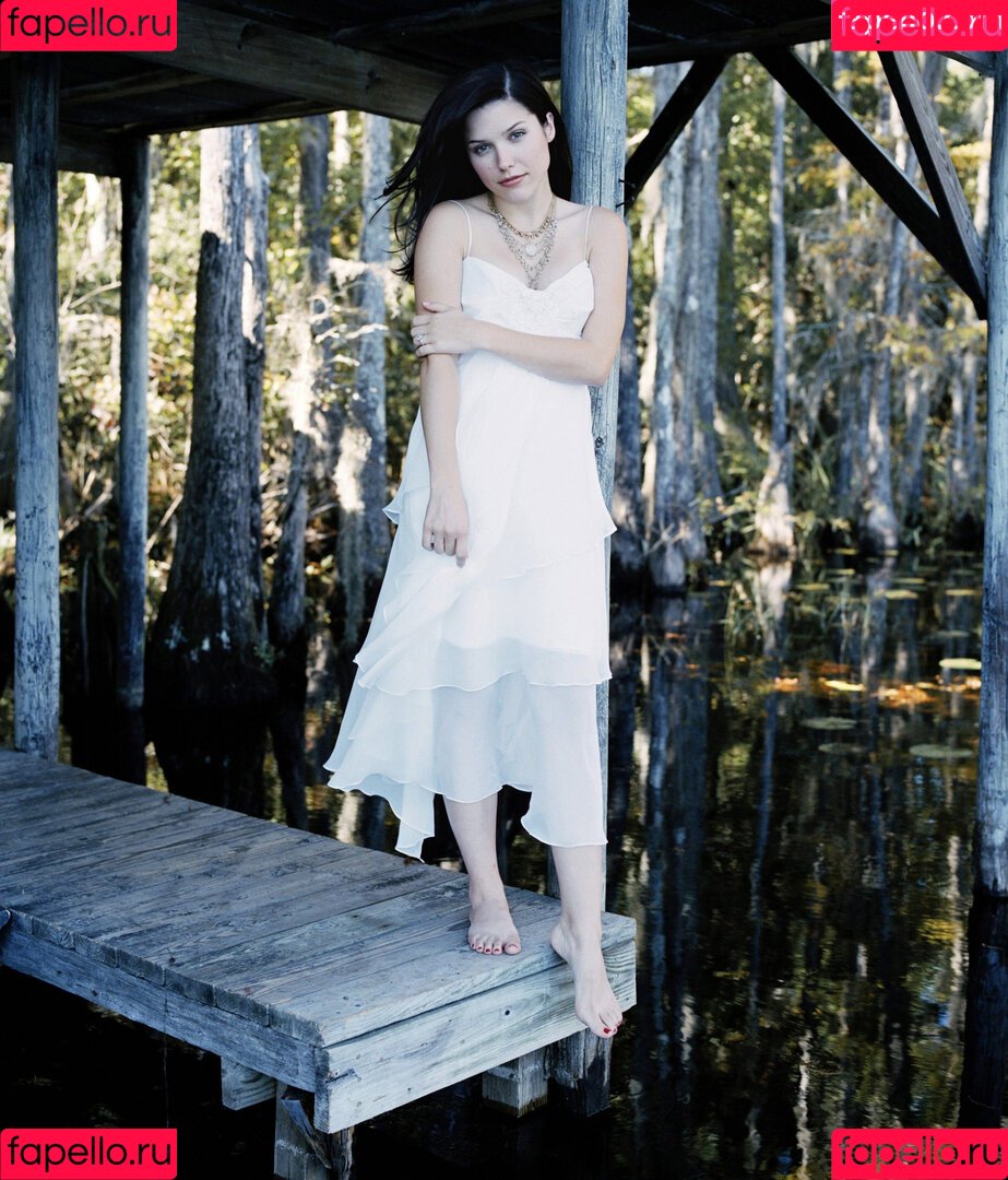 Sophia Bush Onlyfans Photo Gallery 