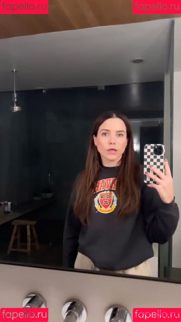 Sophia Bush Onlyfans Photo Gallery 