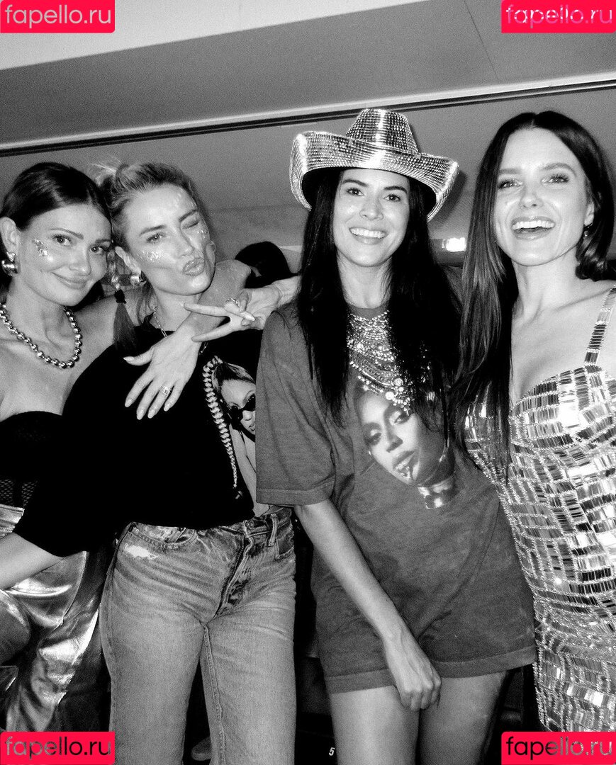 Sophia Bush Onlyfans Photo Gallery 