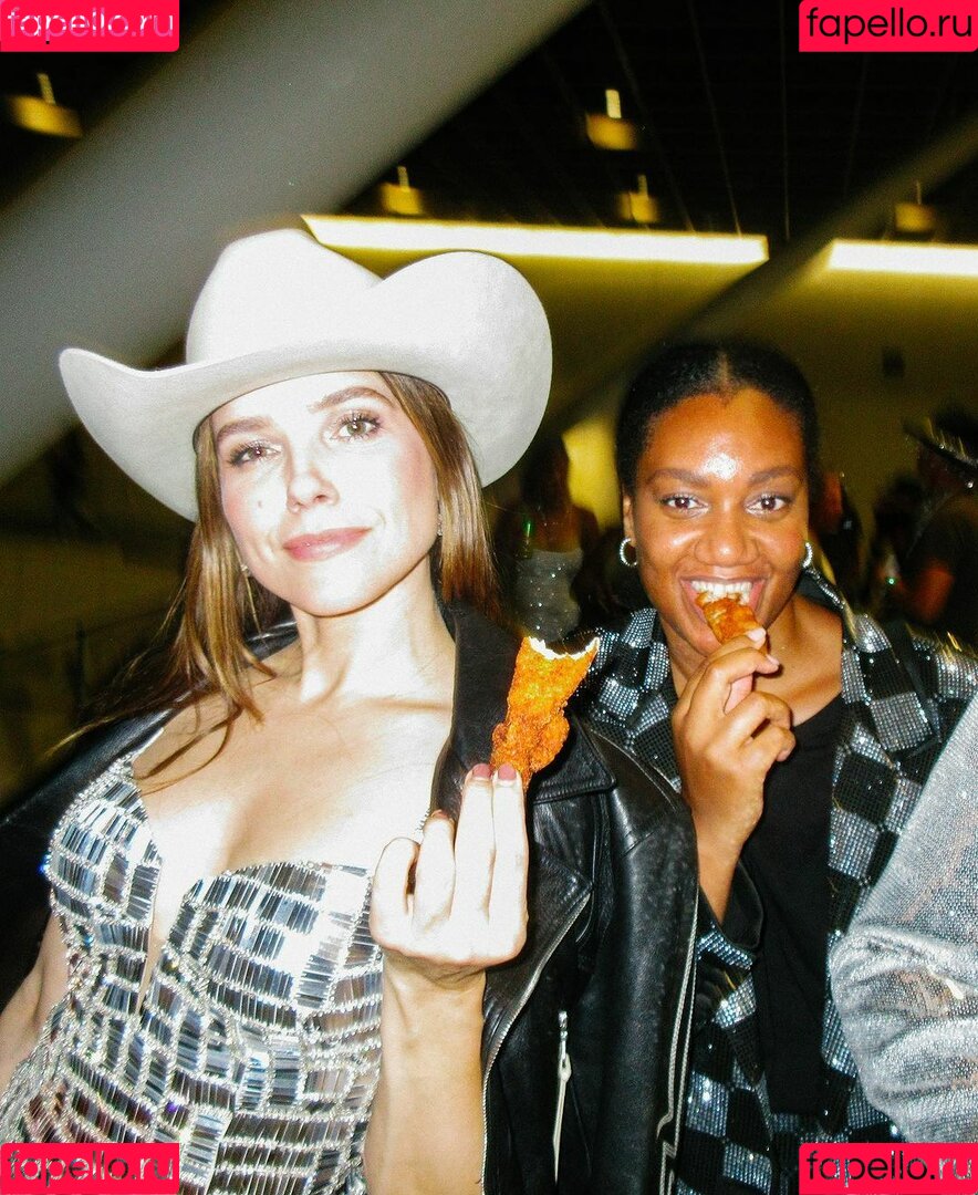 Sophia Bush Onlyfans Photo Gallery 