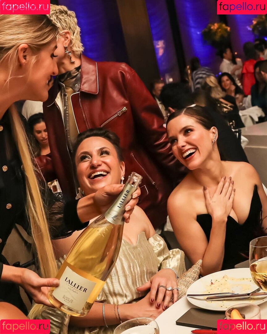 Sophia Bush Onlyfans Photo Gallery 