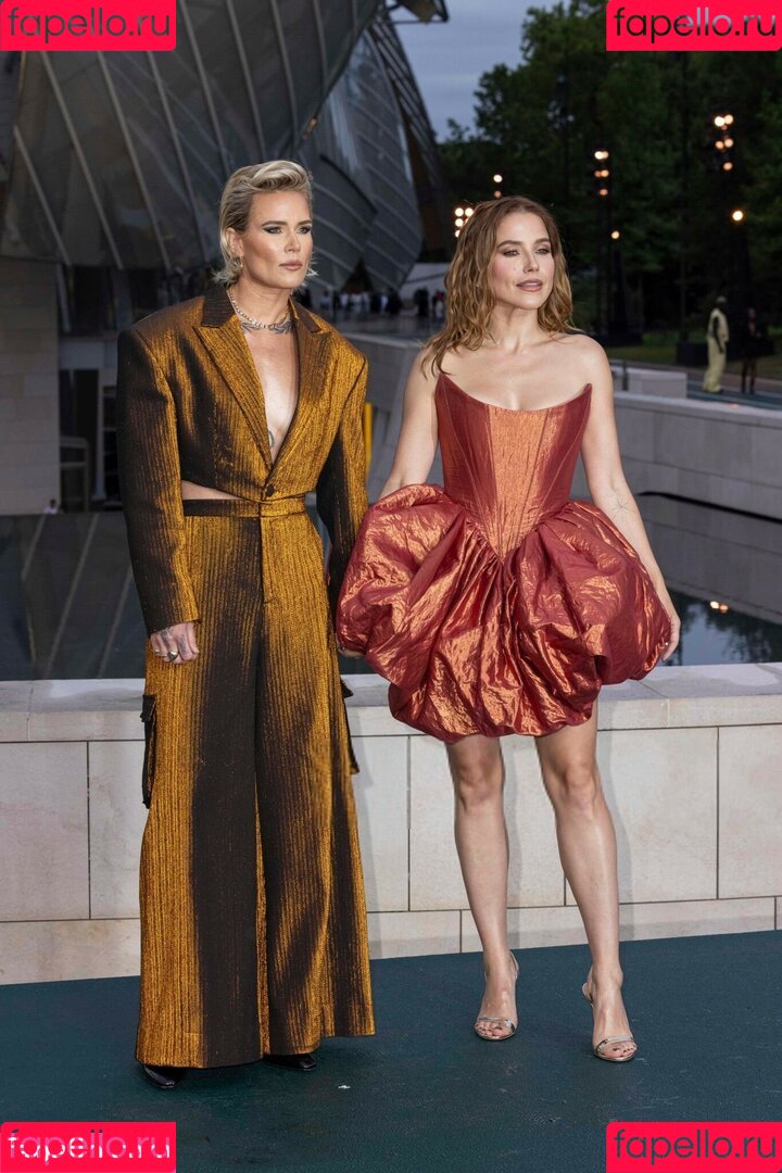 Sophia Bush Onlyfans Photo Gallery 