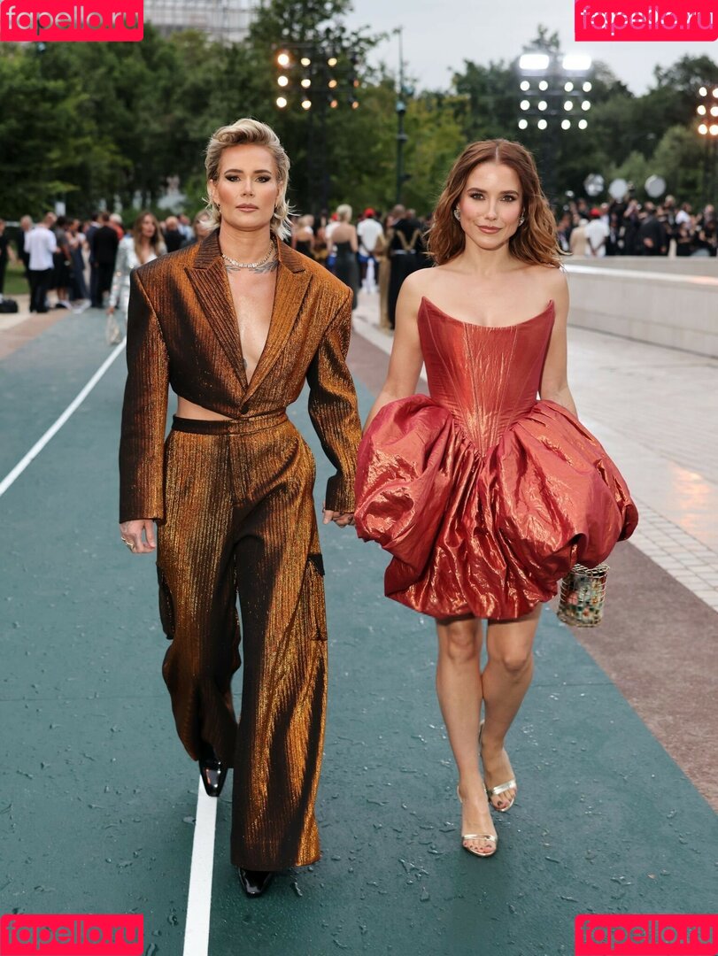 Sophia Bush Onlyfans Photo Gallery 