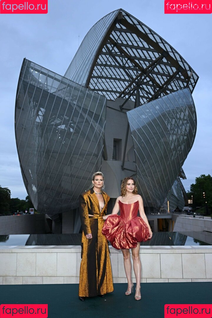 Sophia Bush Onlyfans Photo Gallery 