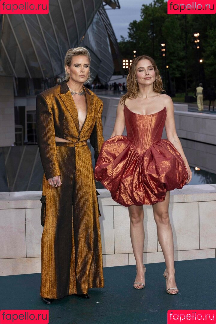 Sophia Bush Onlyfans Photo Gallery 