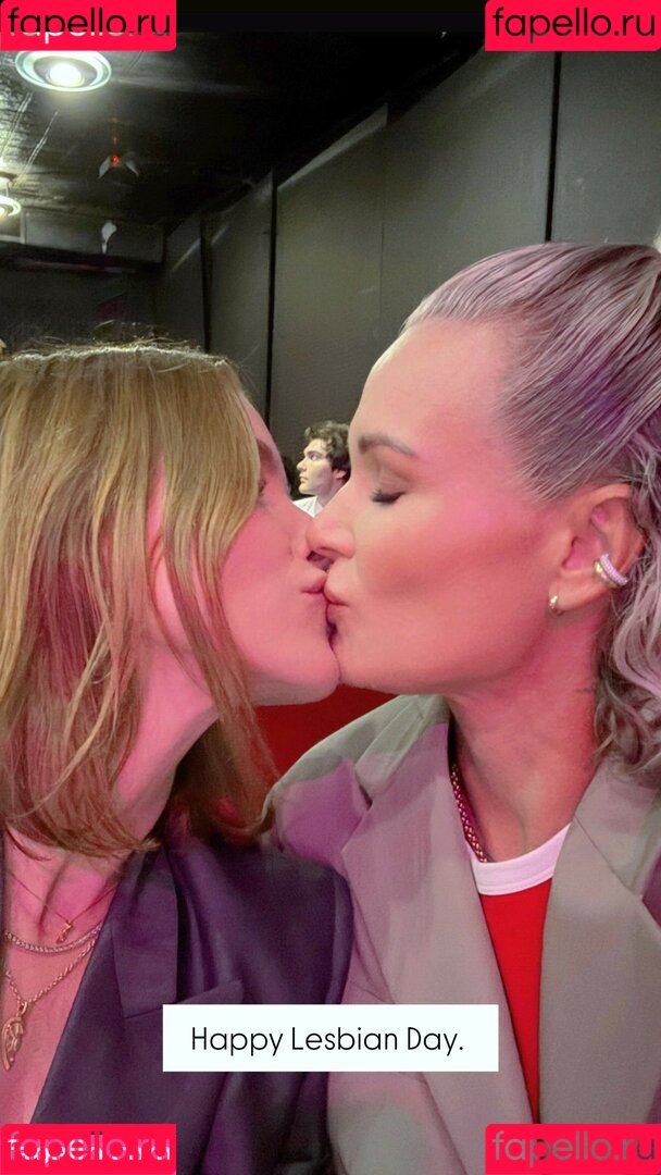 Sophia Bush Onlyfans Photo Gallery 