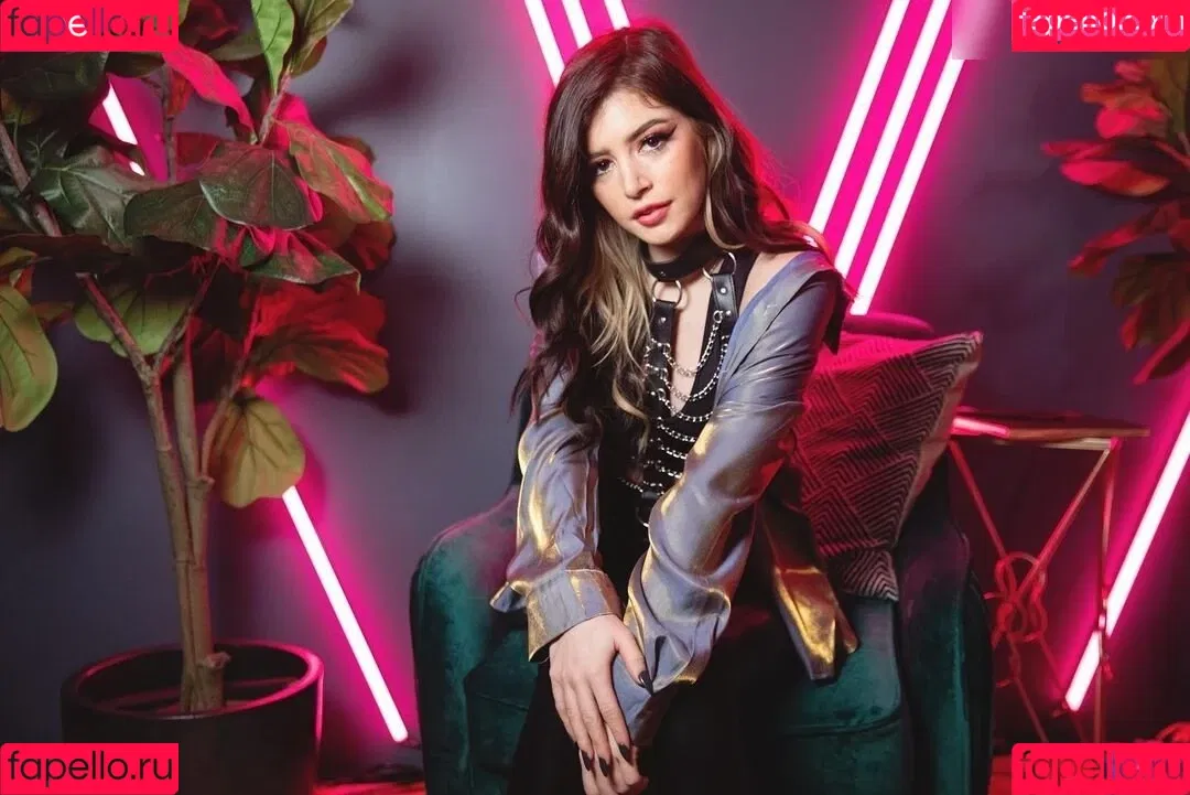 Chrissy Costansa Onlyfans Photo Gallery 