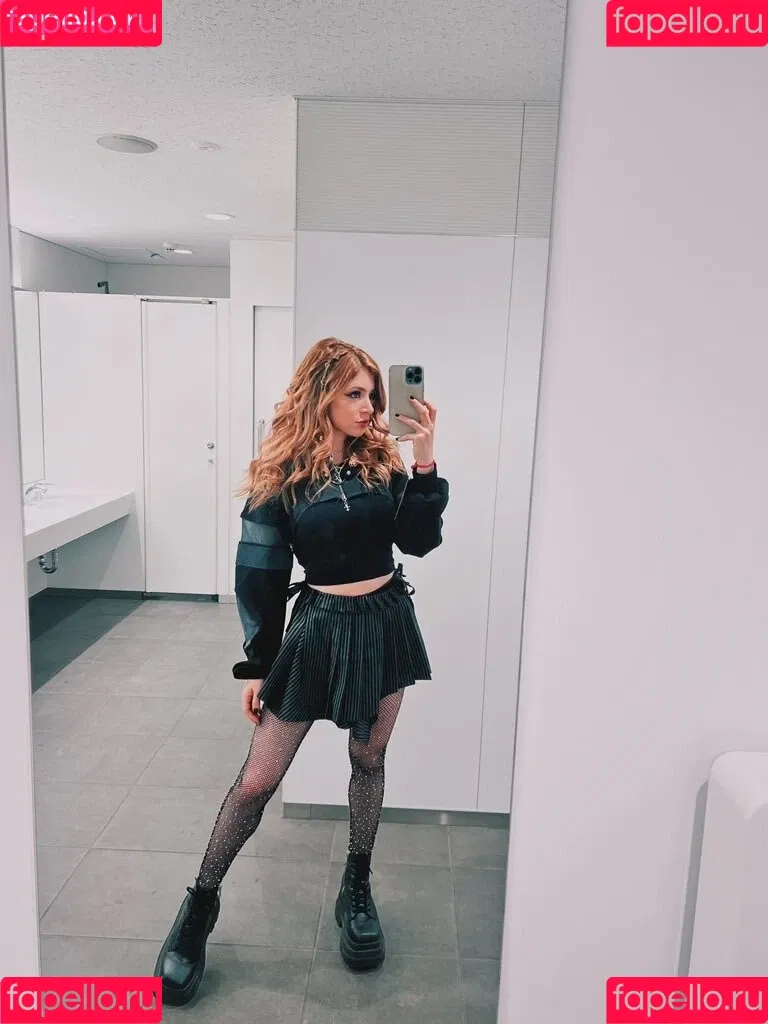 Chrissy Costansa Onlyfans Photo Gallery 