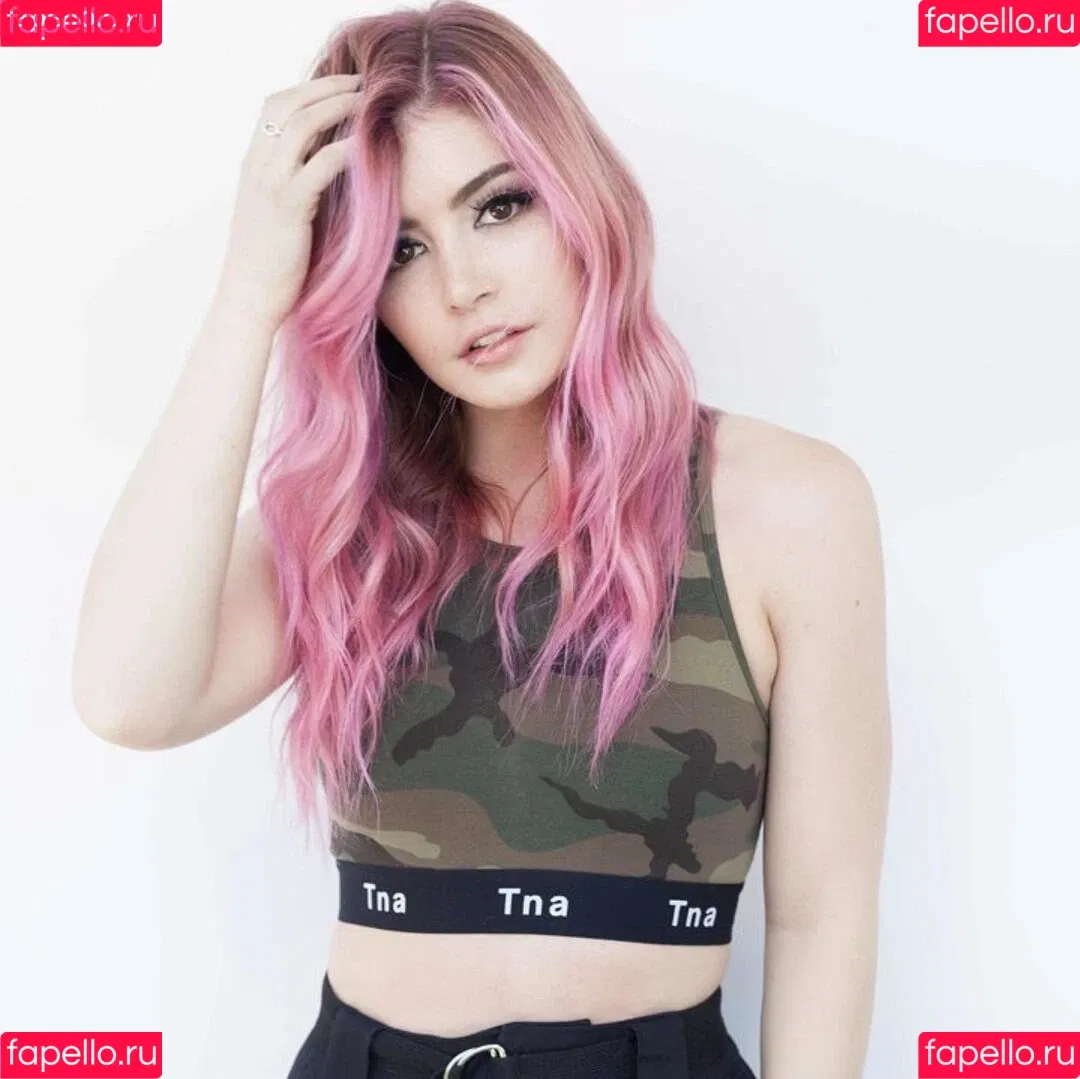 Chrissy Costansa Onlyfans Photo Gallery 