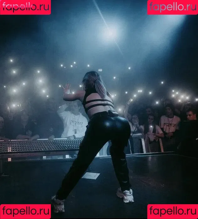 Chrissy Costansa Onlyfans Photo Gallery 