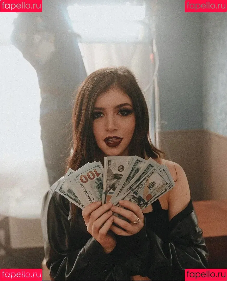 Chrissy Costansa Onlyfans Photo Gallery 