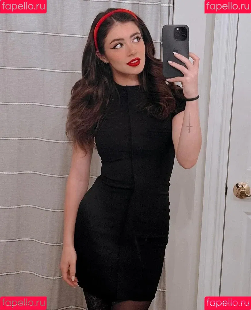 Chrissy Costansa Onlyfans Photo Gallery 