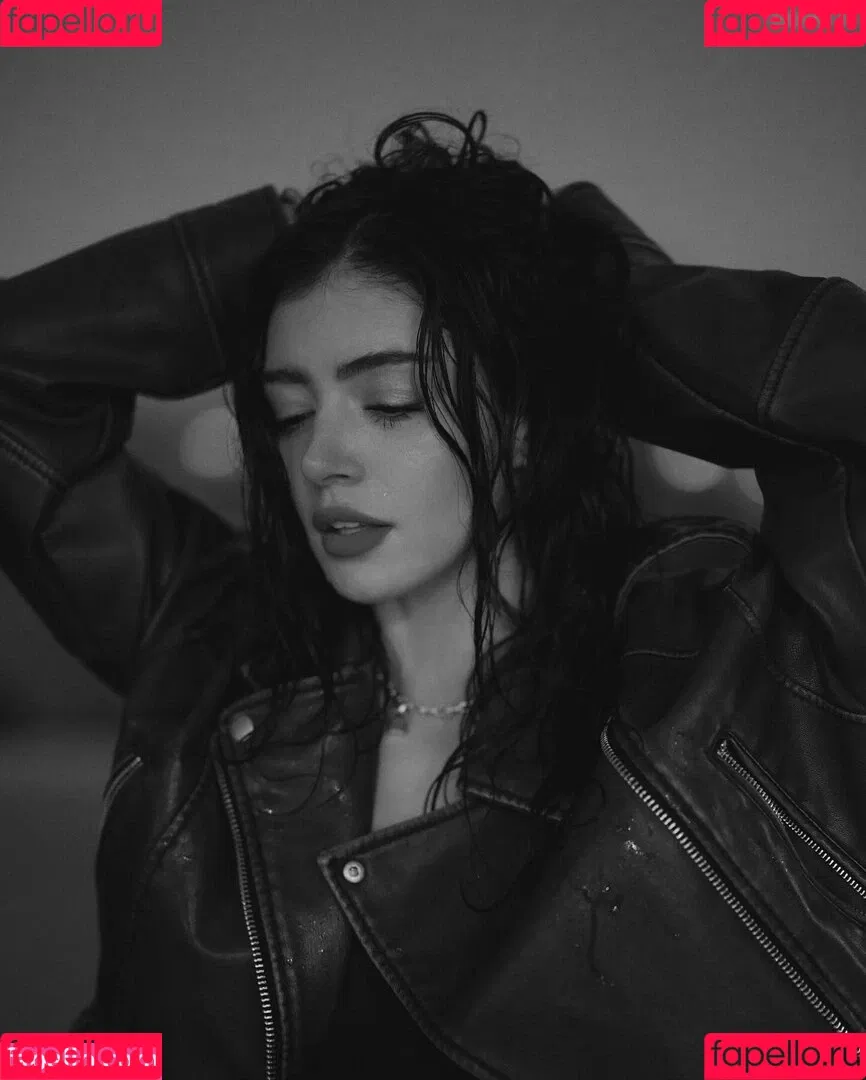 Chrissy Costansa Onlyfans Photo Gallery 