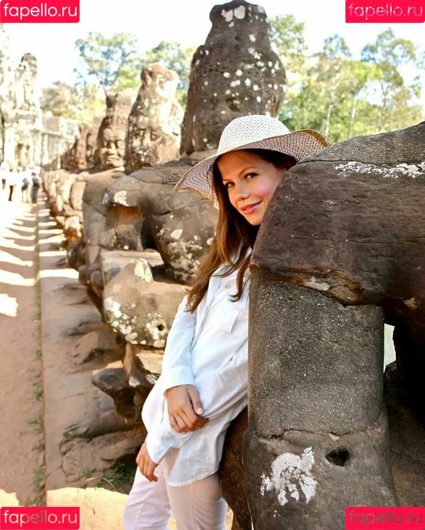 Tammin Sursok Onlyfans Photo Gallery 