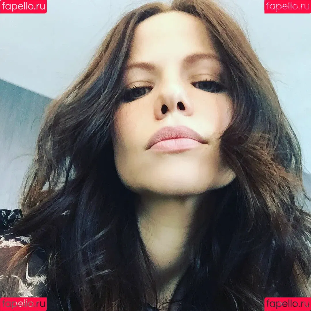 Tammin Sursok Onlyfans Photo Gallery 