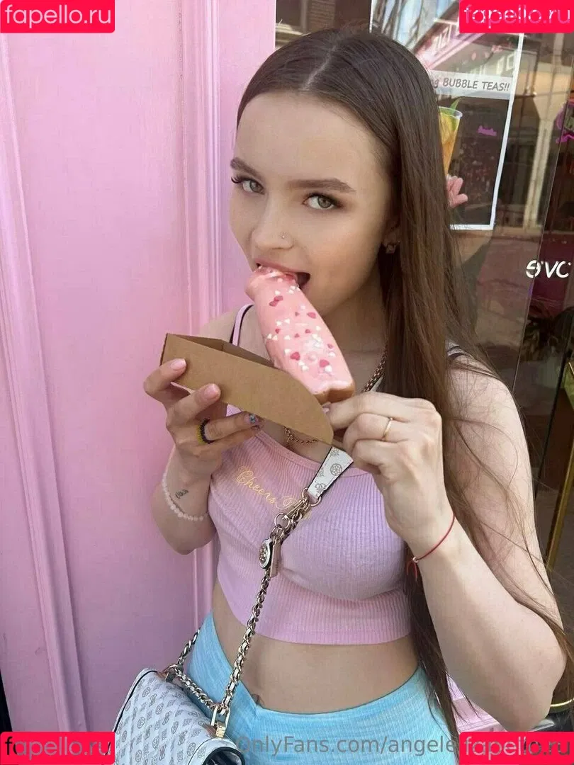 angelelizabeth28 Onlyfans Photo Gallery 