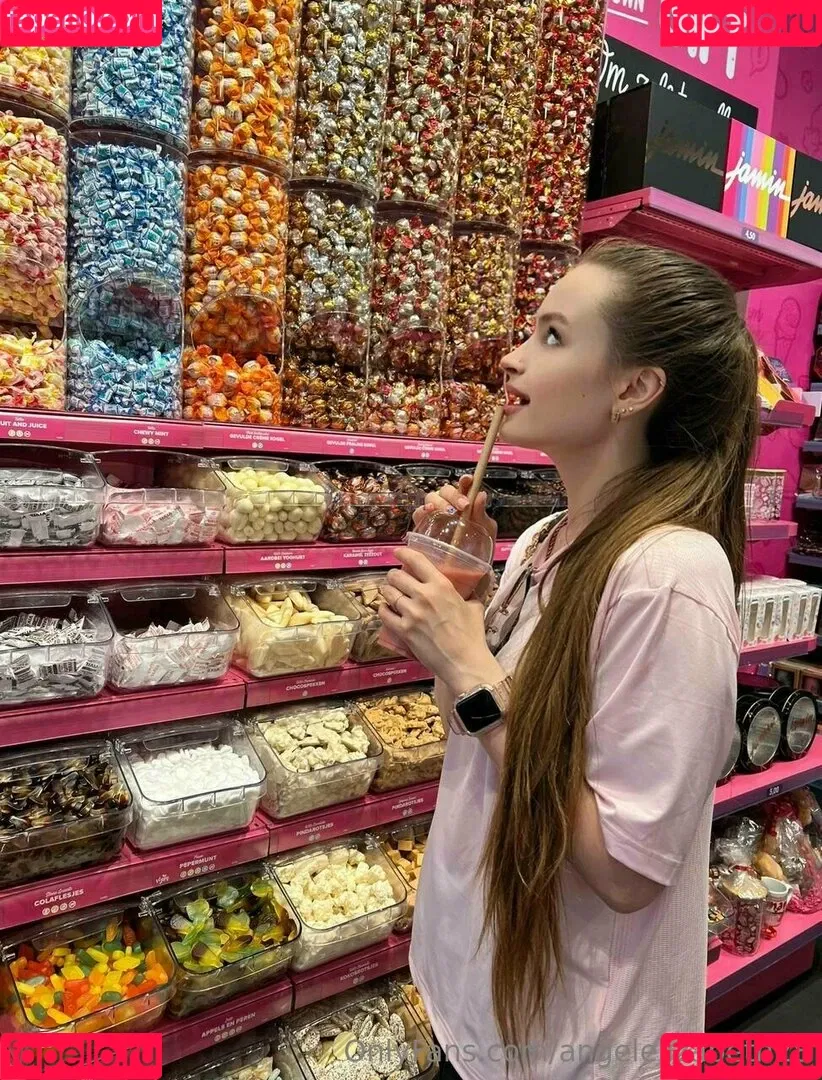 angelelizabeth28 Onlyfans Photo Gallery 