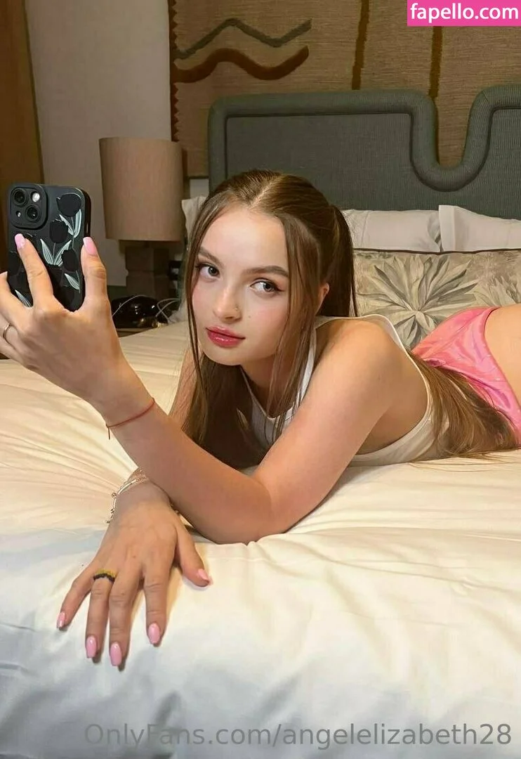 angelelizabeth28 Onlyfans Photo Gallery 