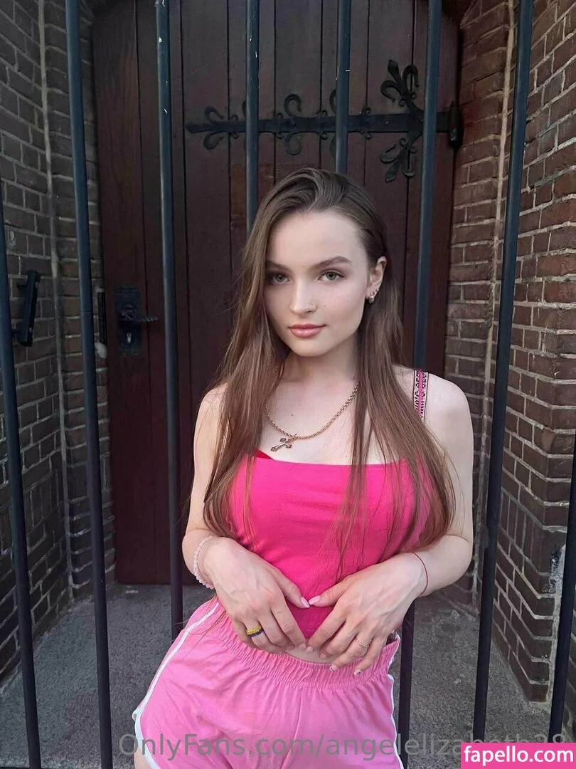 angelelizabeth28 Onlyfans Photo Gallery 
