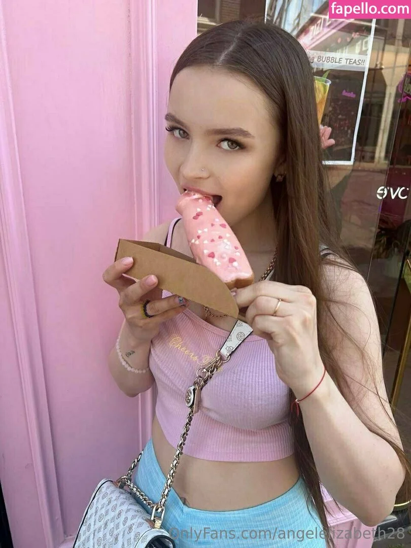 angelelizabeth28 Onlyfans Photo Gallery 