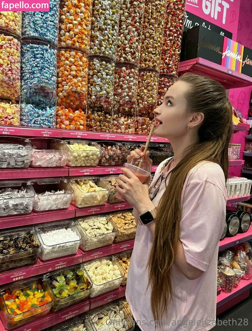 angelelizabeth28 Onlyfans Photo Gallery 