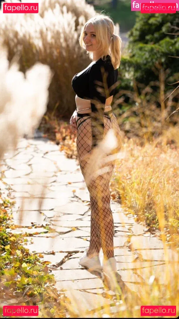 Nadja Held Onlyfans Photo Gallery 