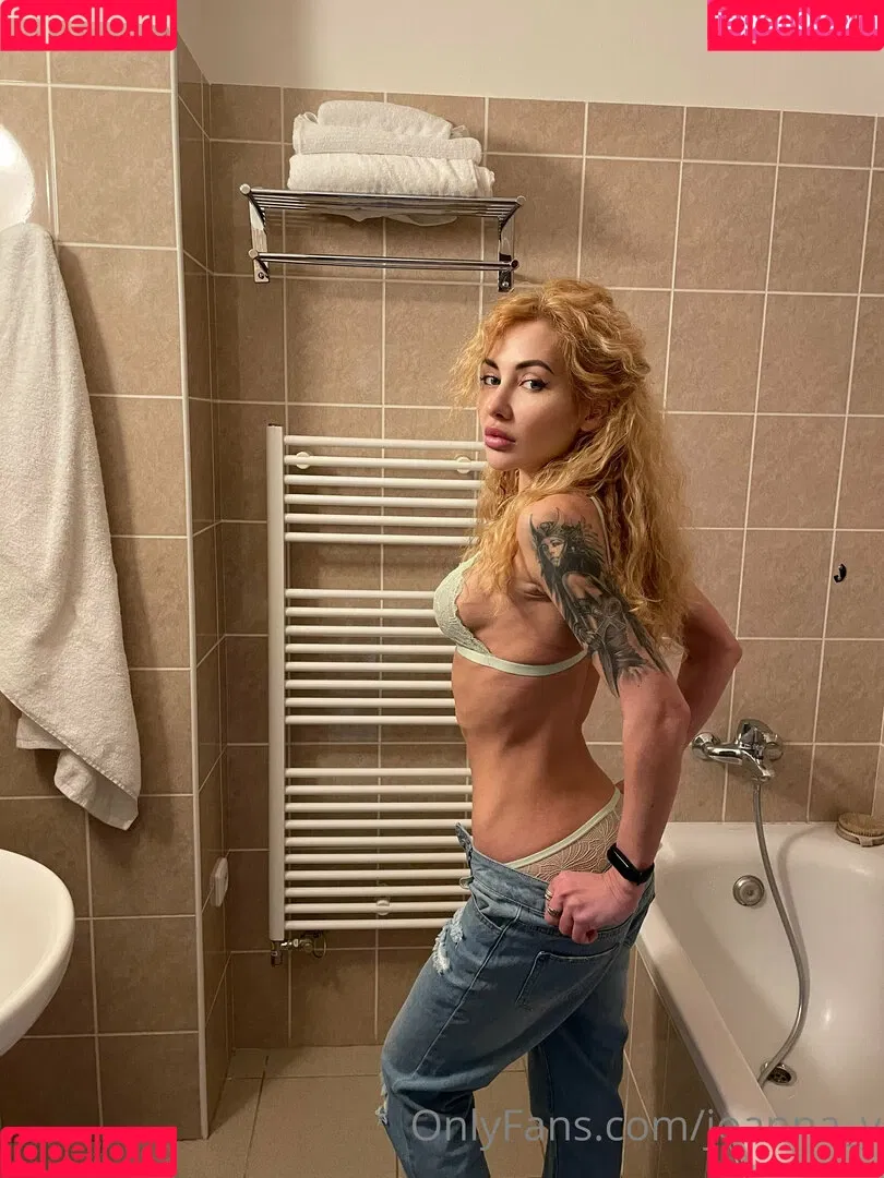 awarisevip Onlyfans Photo Gallery 