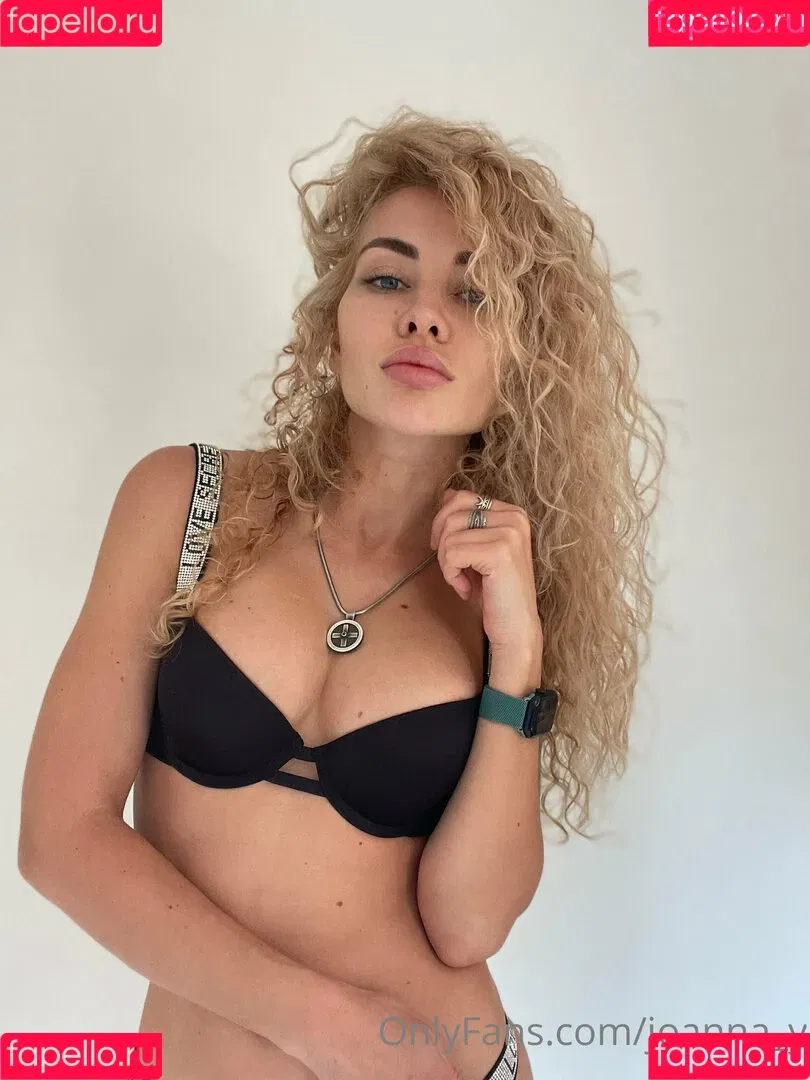 awarisevip Onlyfans Photo Gallery 