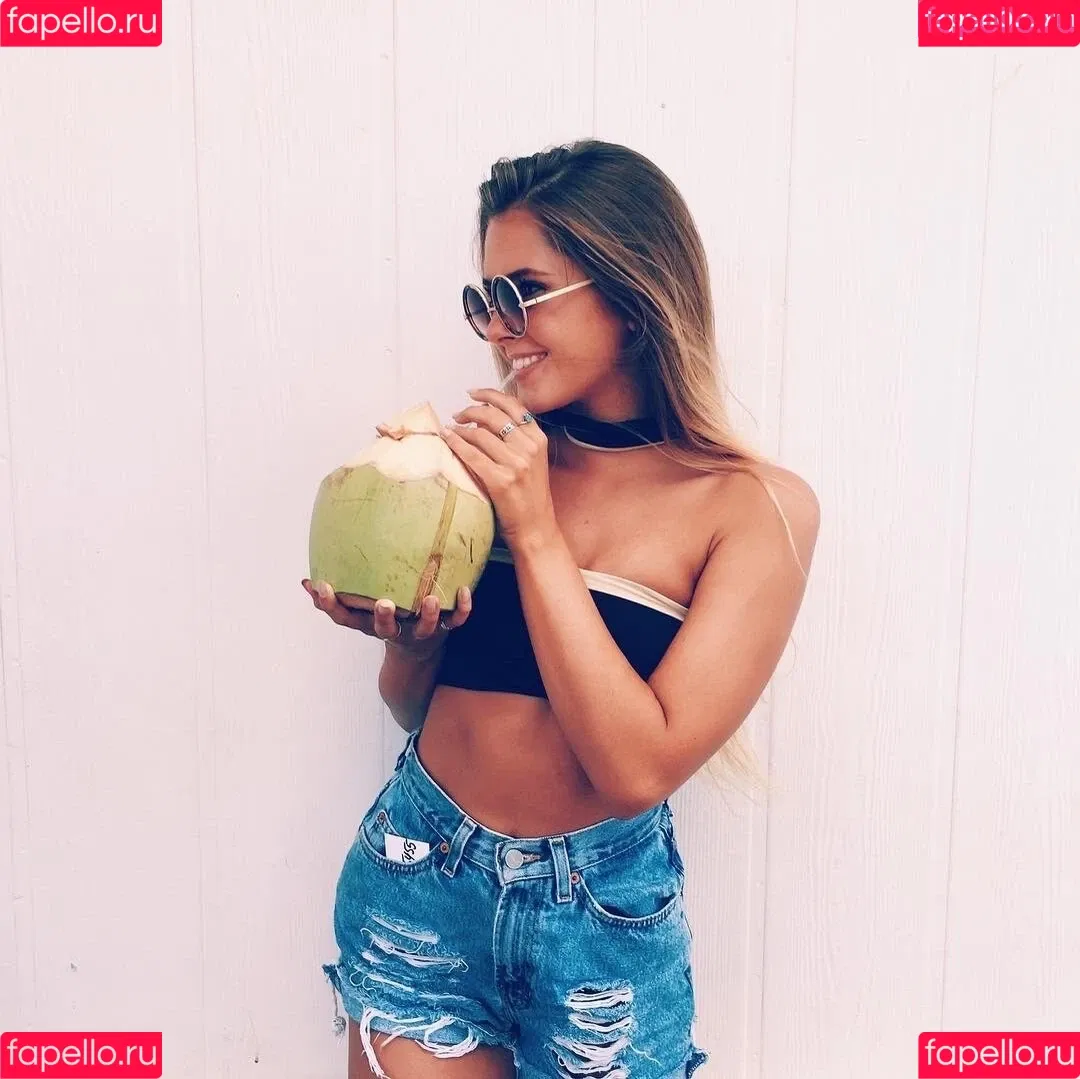 Emily Zeck Onlyfans Photo Gallery 