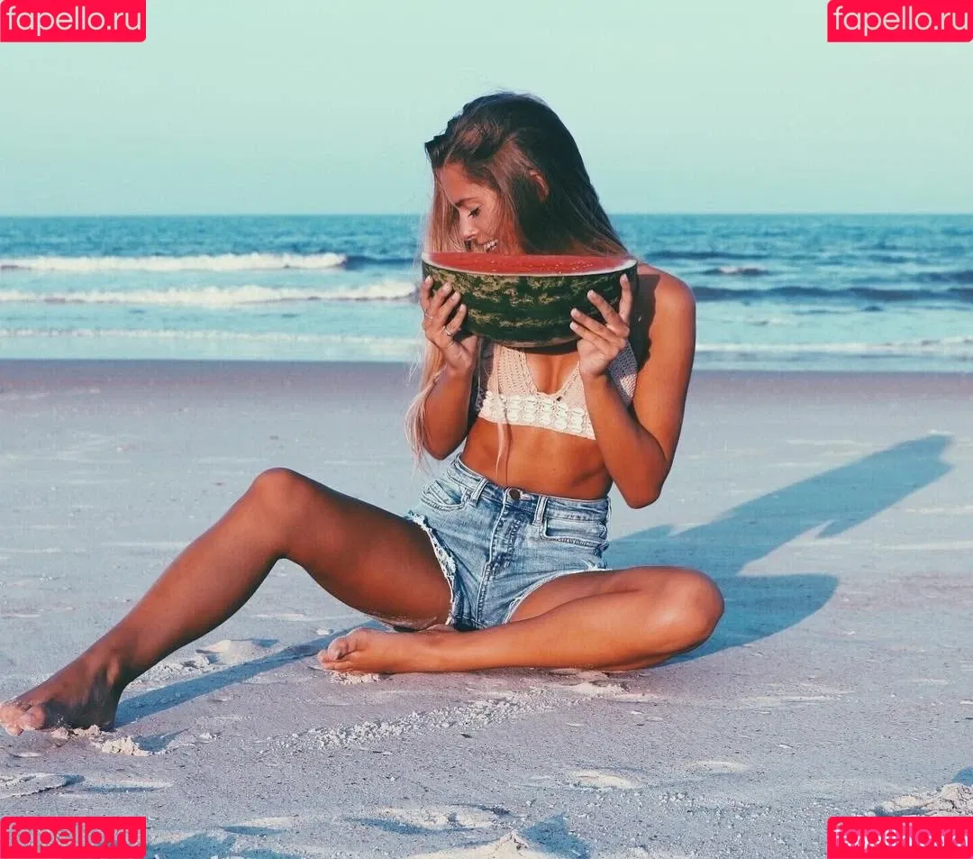 Emily Zeck Onlyfans Photo Gallery 