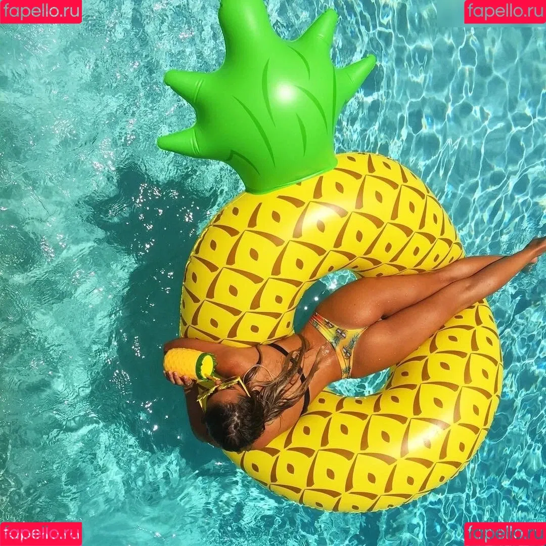 Emily Zeck Onlyfans Photo Gallery 