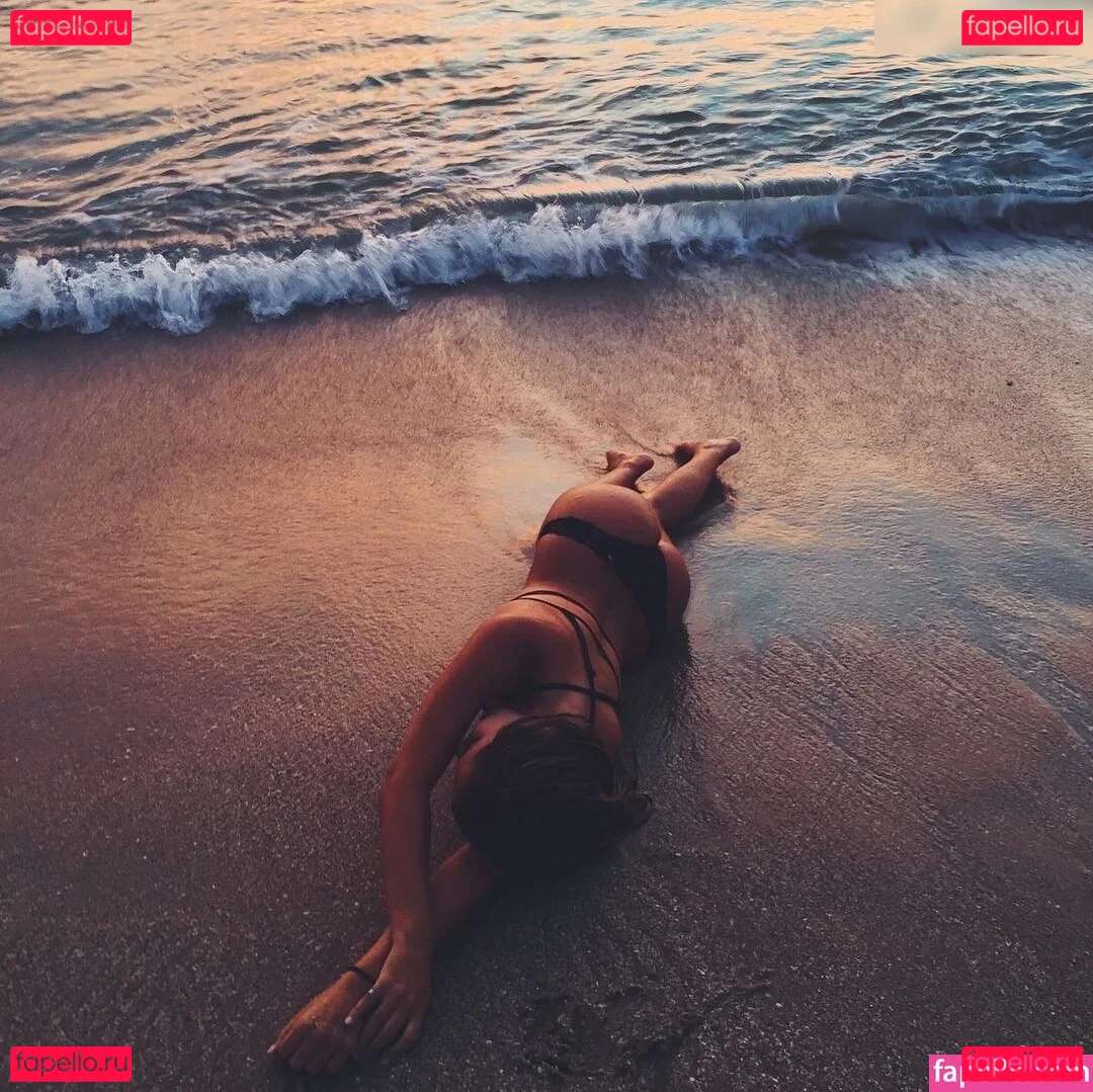 Emily Zeck Onlyfans Photo Gallery 