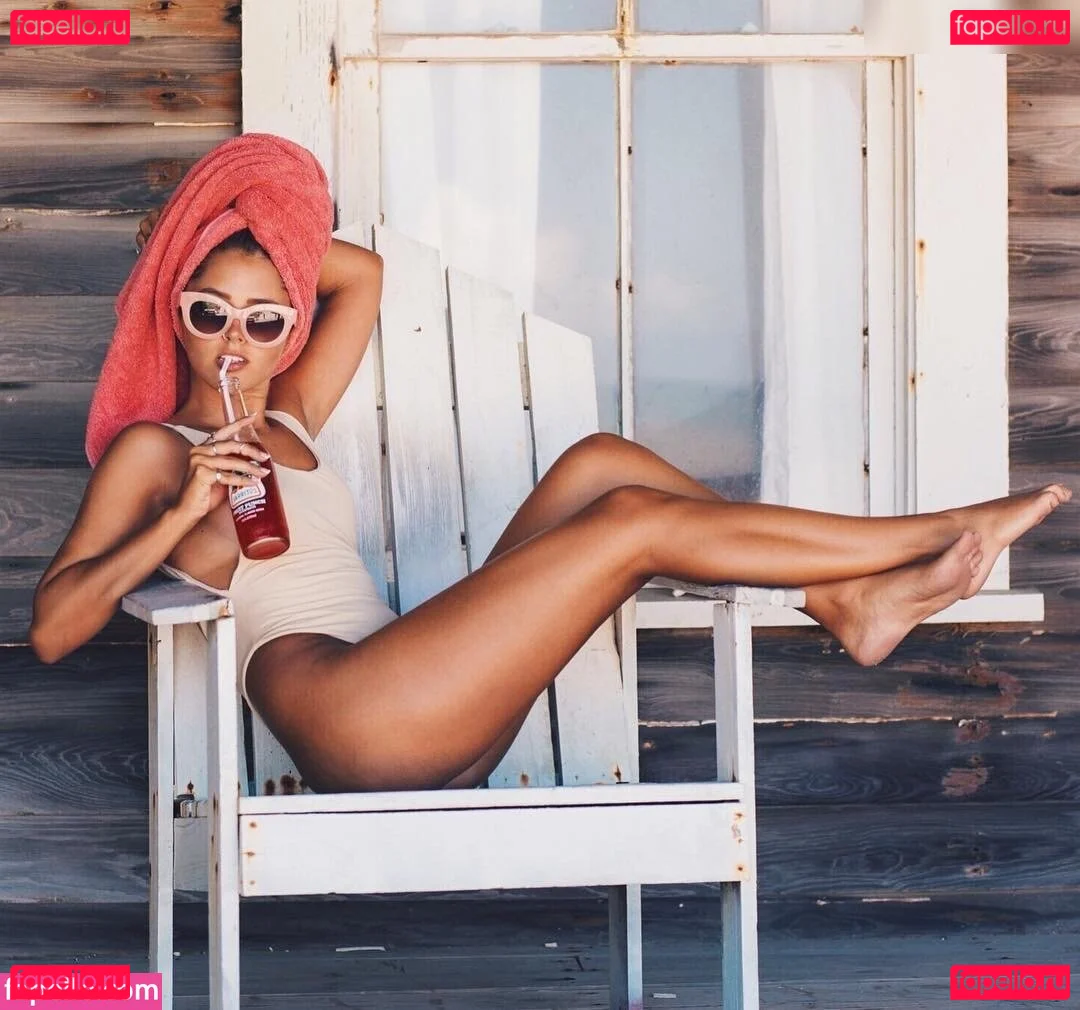 Emily Zeck Onlyfans Photo Gallery 