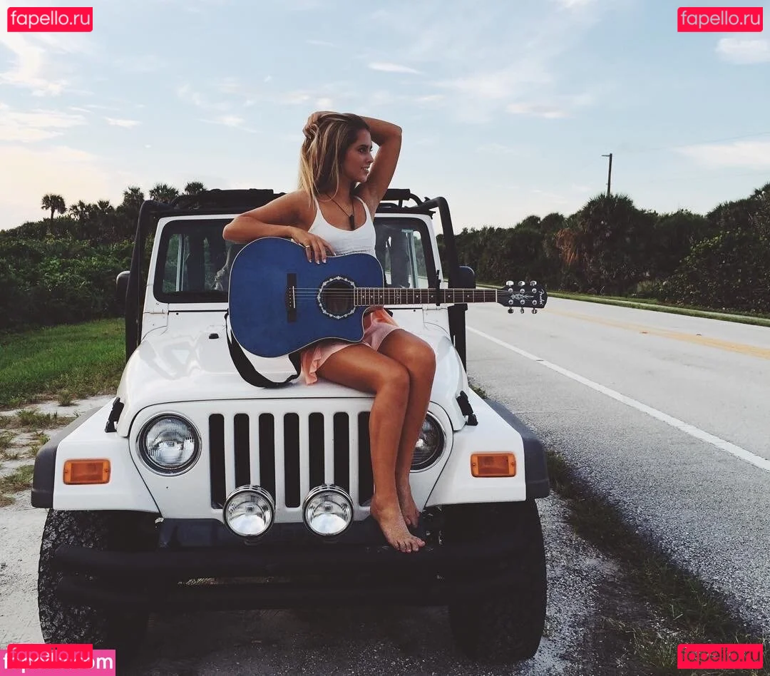 Emily Zeck Onlyfans Photo Gallery 