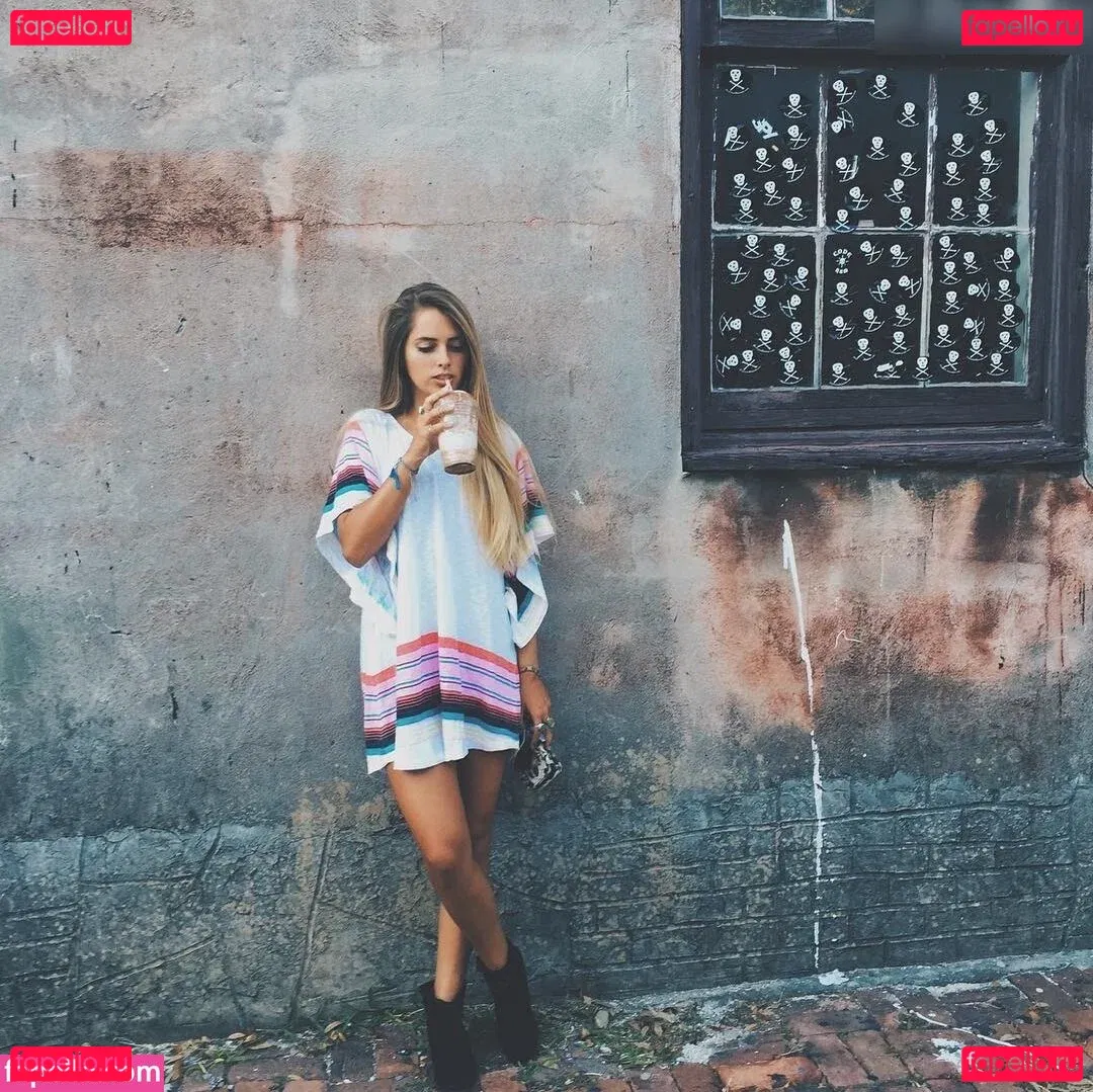 Emily Zeck Onlyfans Photo Gallery 