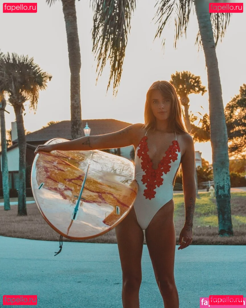 Emily Zeck Onlyfans Photo Gallery 