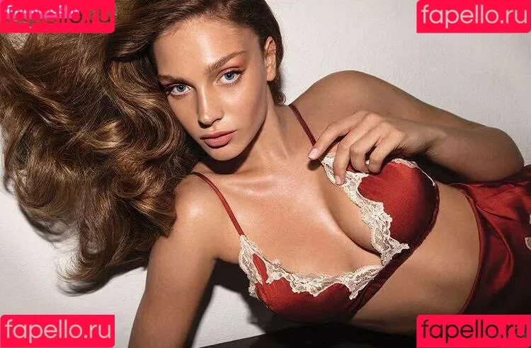 Romi Pavoncello Onlyfans Photo Gallery 