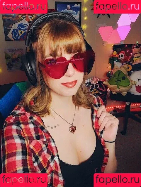 MaryMajora Onlyfans Photo Gallery 