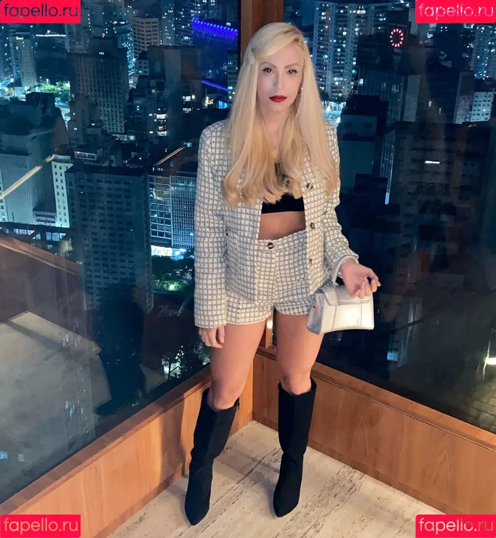 Rebecca Pavanelli Onlyfans Photo Gallery 