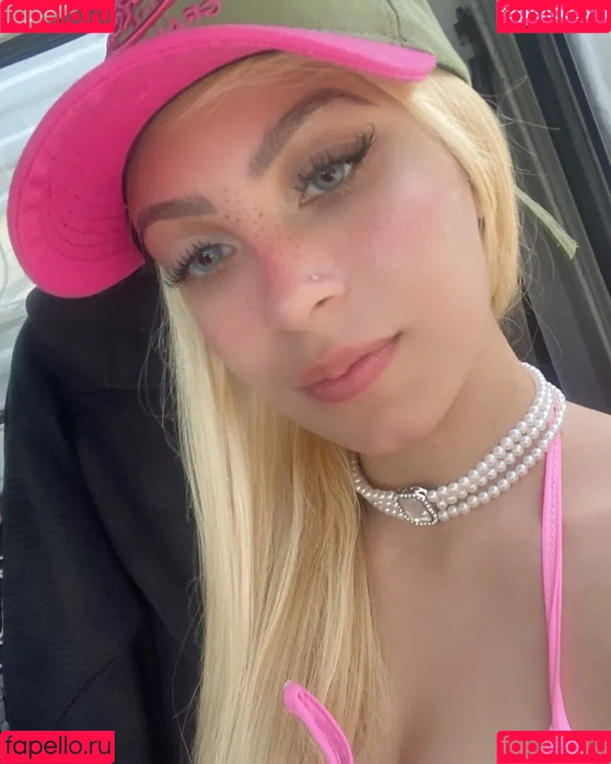 Rebecca Pavanelli Onlyfans Photo Gallery 