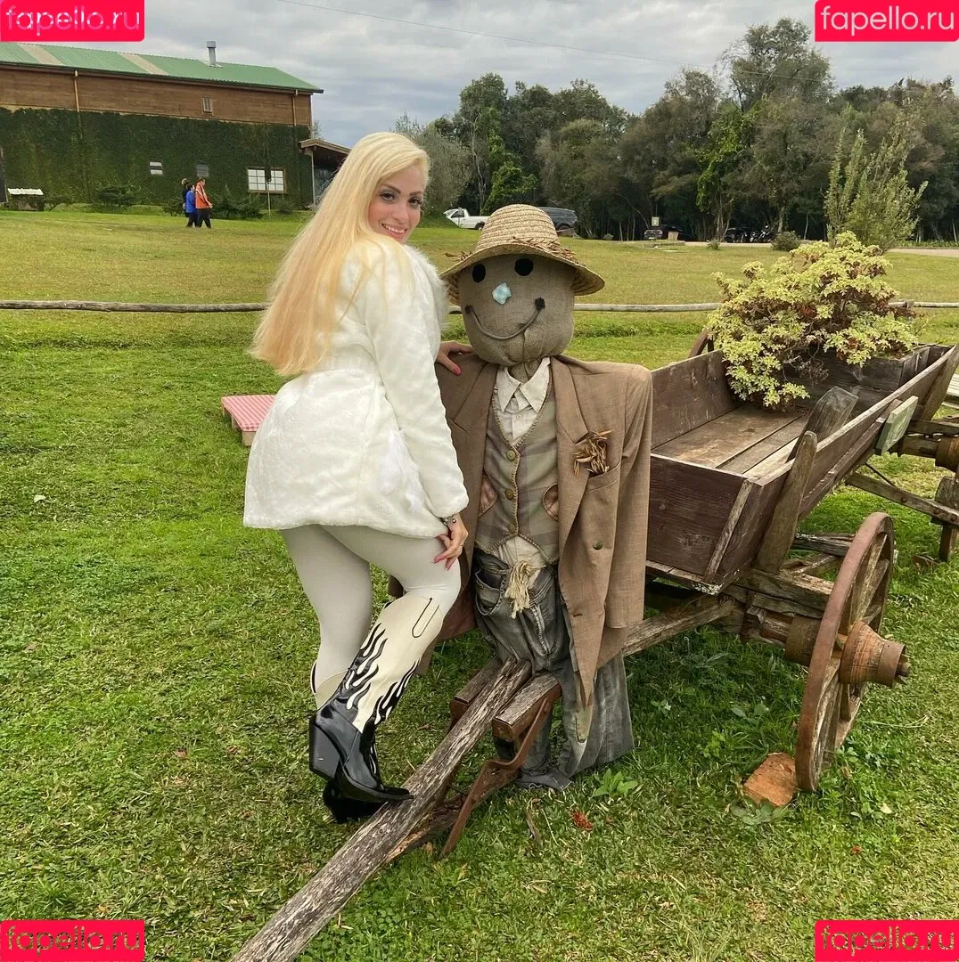 Rebecca Pavanelli Onlyfans Photo Gallery 