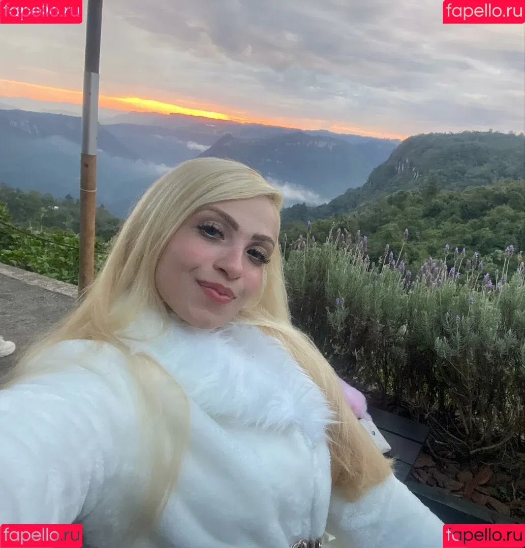 Rebecca Pavanelli Onlyfans Photo Gallery 