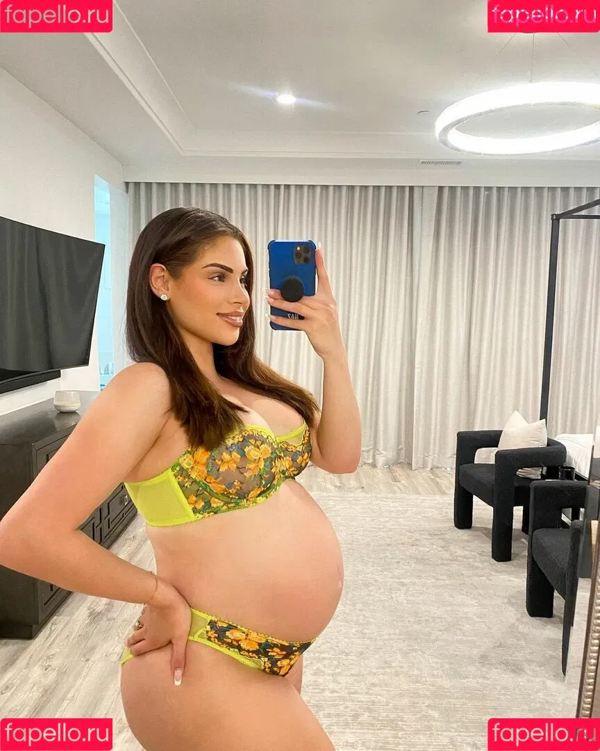 Nazanin Kavari Onlyfans Photo Gallery 