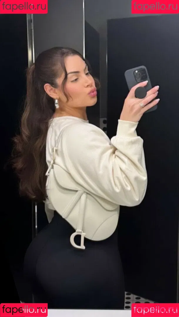 Nazanin Kavari Onlyfans Photo Gallery 
