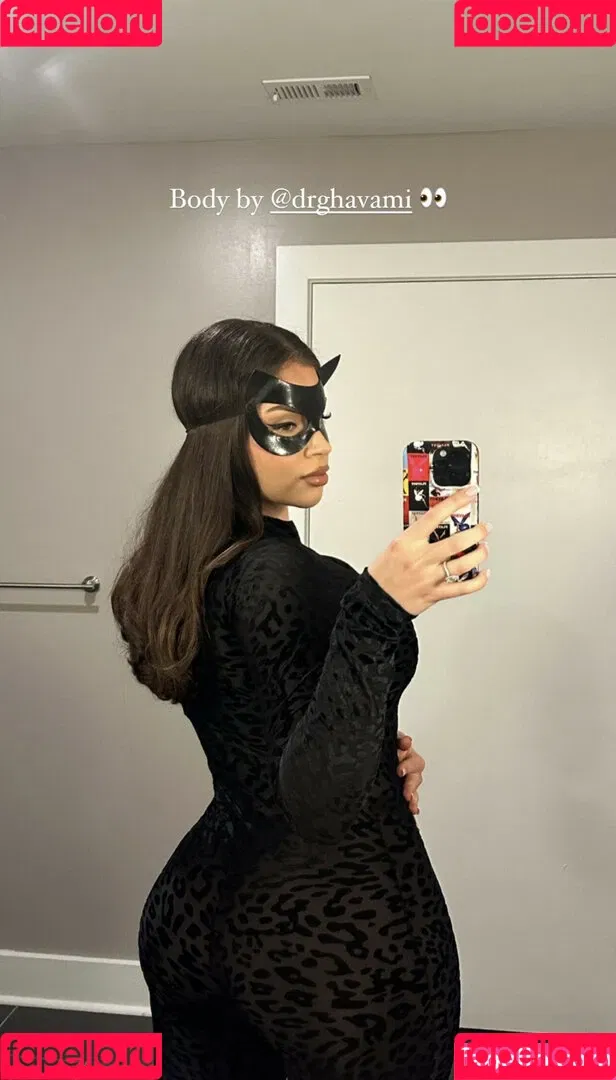 Nazanin Kavari Onlyfans Photo Gallery 