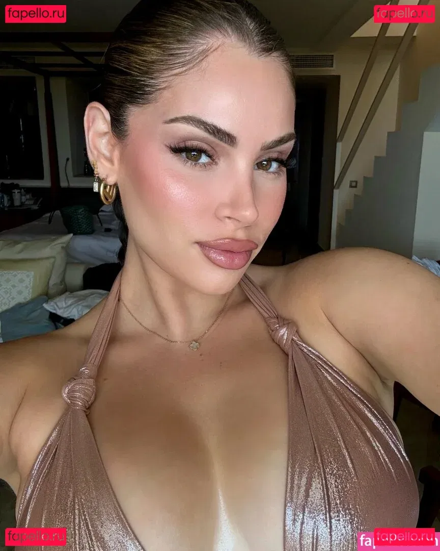 Nazanin Kavari Onlyfans Photo Gallery 