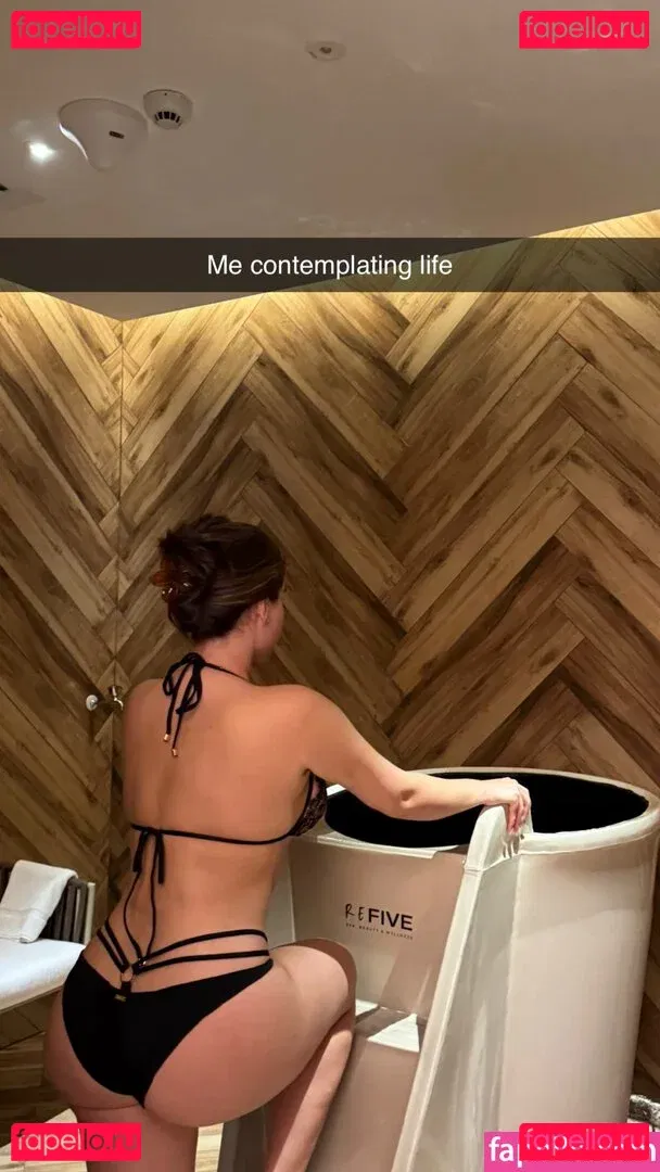 Nazanin Kavari Onlyfans Photo Gallery 