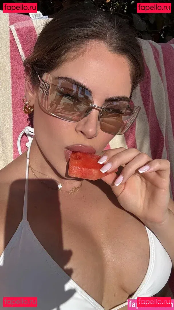 Nazanin Kavari Onlyfans Photo Gallery 