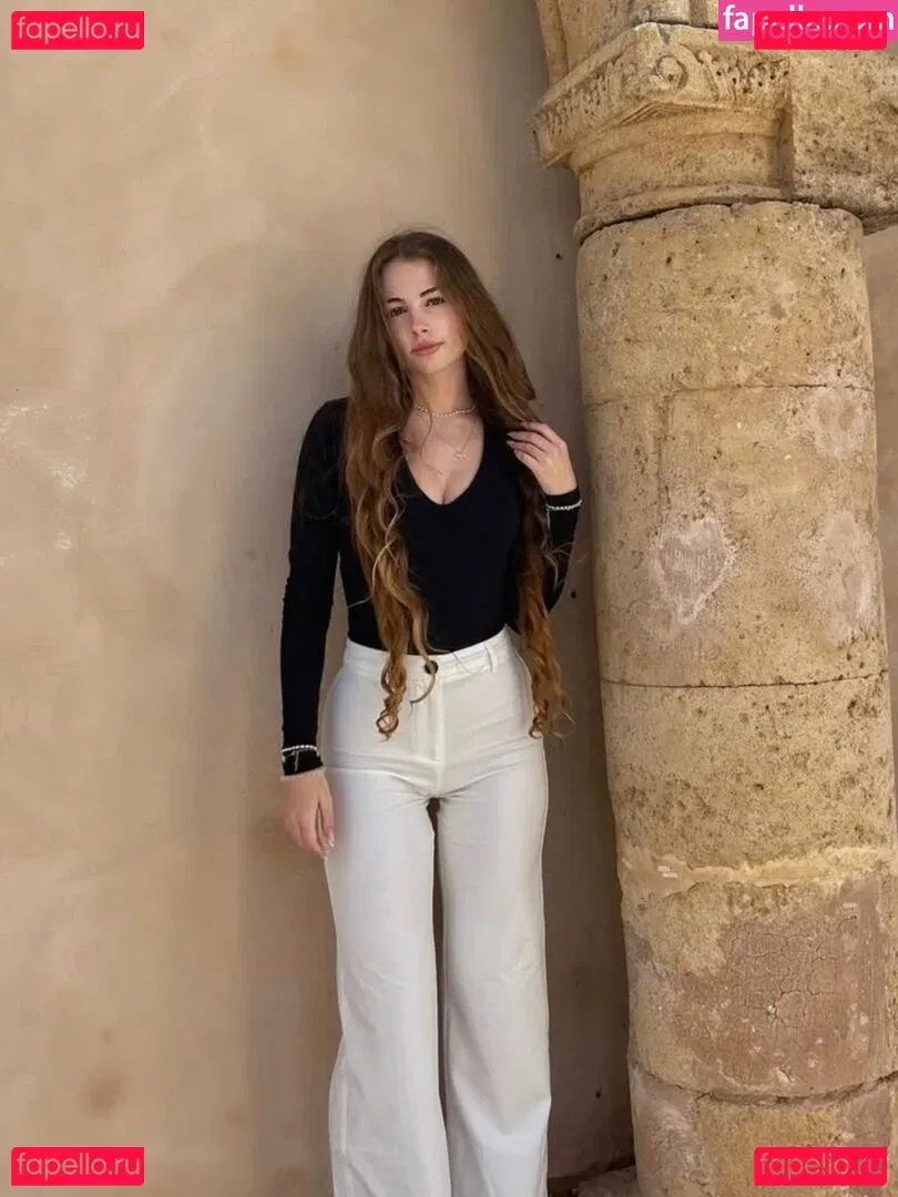 Mara Kasir Onlyfans Photo Gallery 